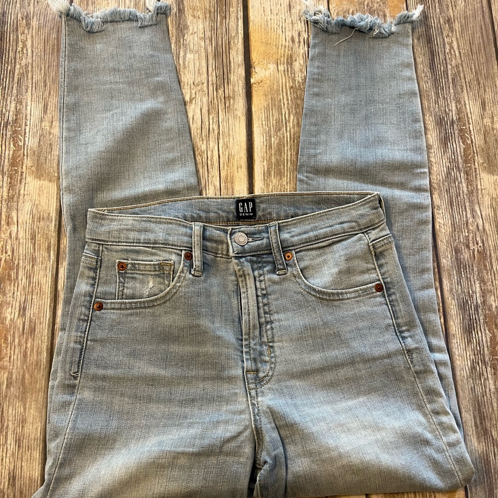 GAP Jeans Size 26 Womens Light Wash Distressed